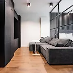 Towarowa Towers Daire Varşova