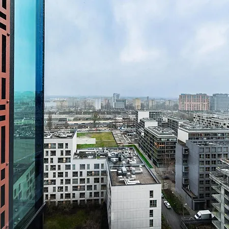 Towarowa Towers Varşova